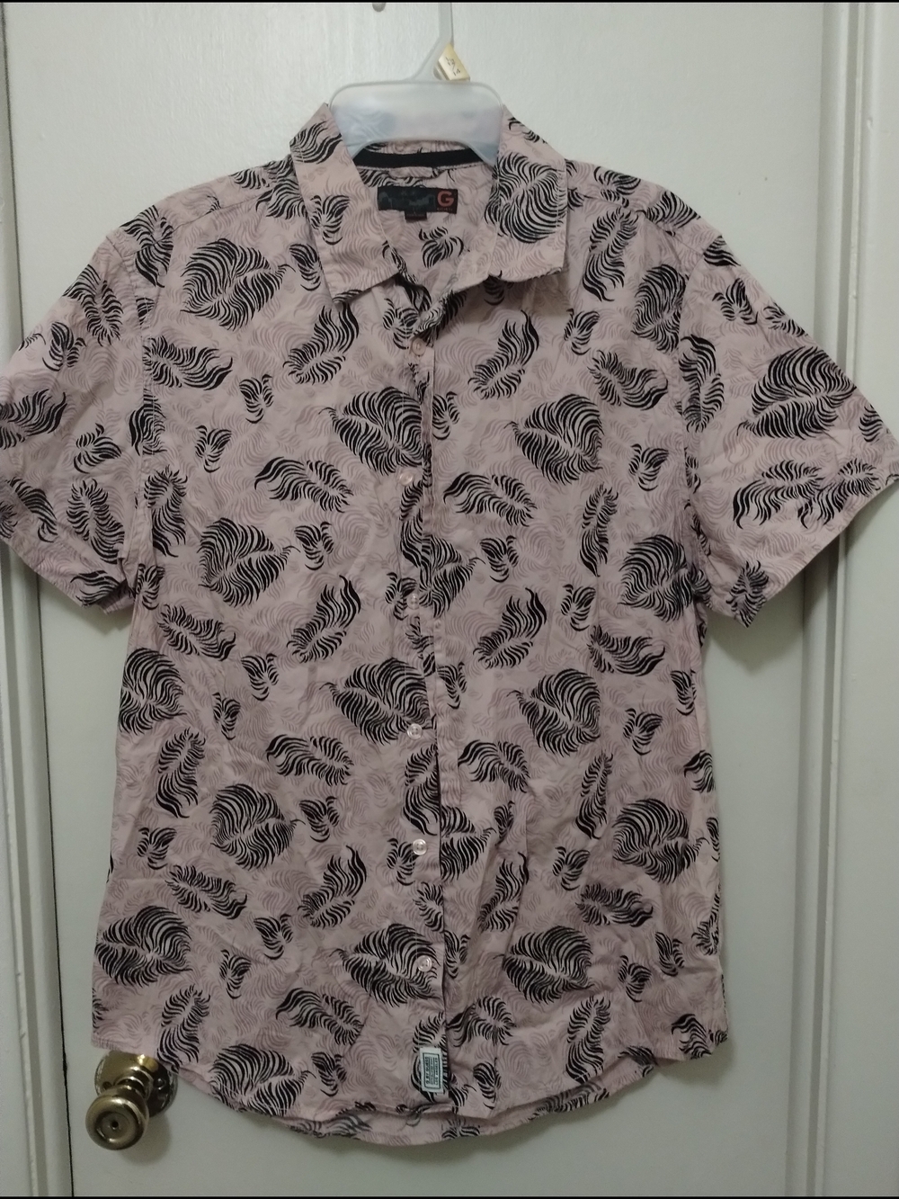 G by Guess Pink Short-Sleeve Button-Down with Black Leaf Print